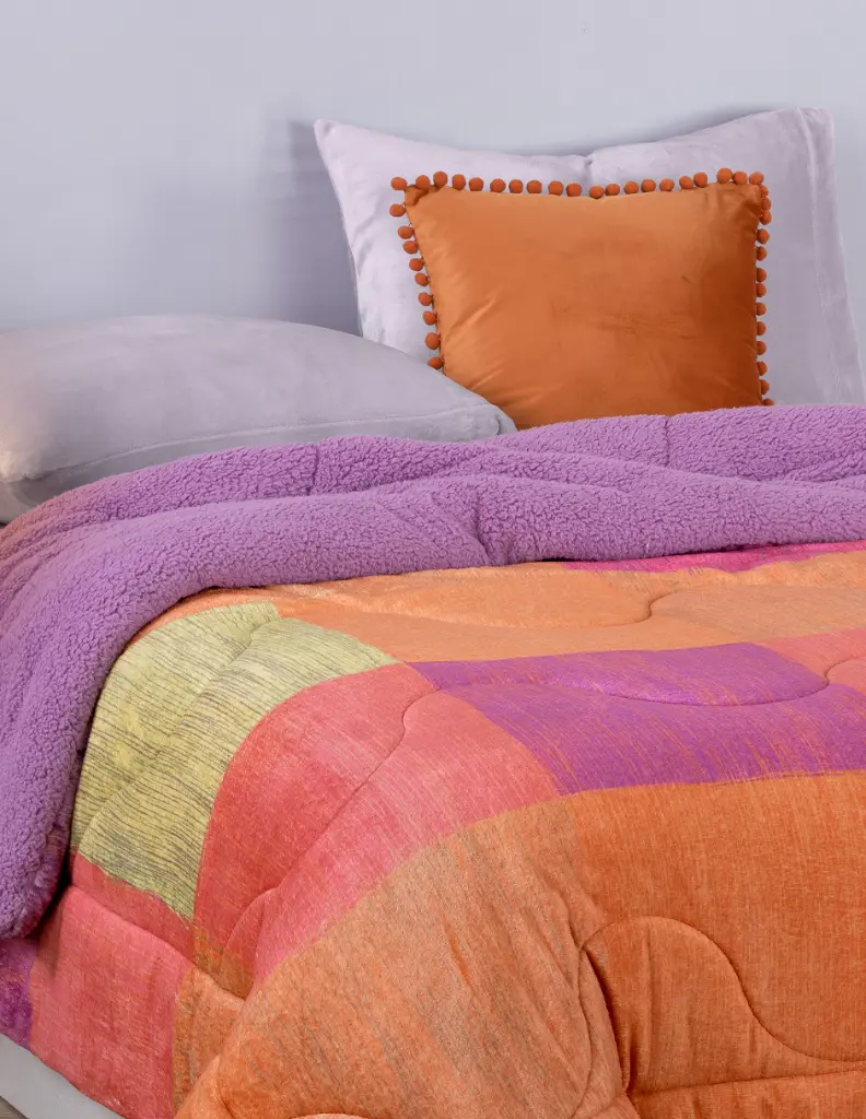 ACS_Cojin_Velvet_Pompones_Martin_04.webp