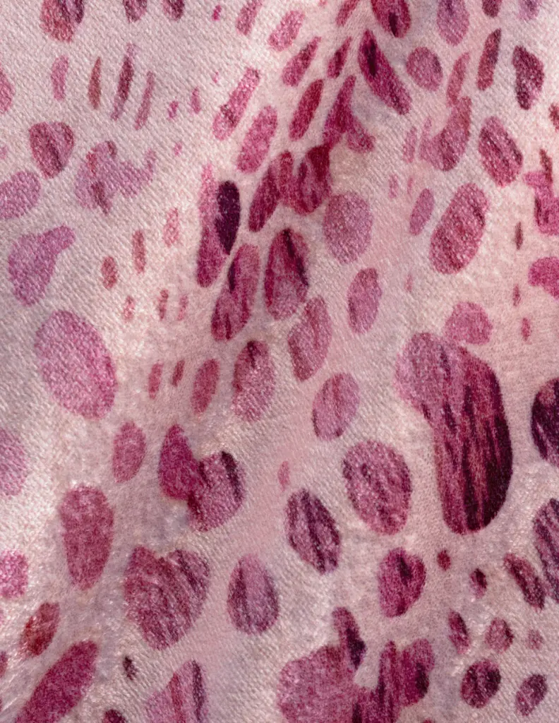 ACS_Cojin_Velvet_Estampado_Namira_03.webp