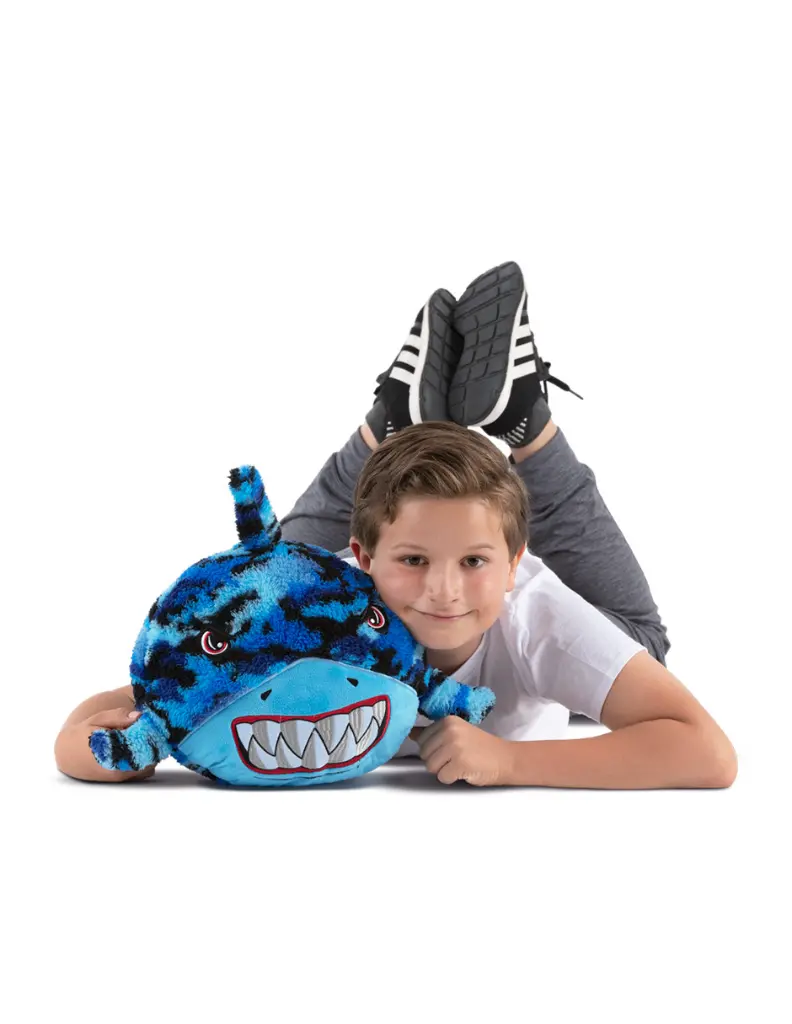 LIV-Sudadera_Cojin-Tiburón_05.webp