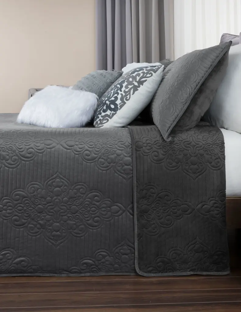 EDR_LX_Velvet_Vizcaya_04.webp