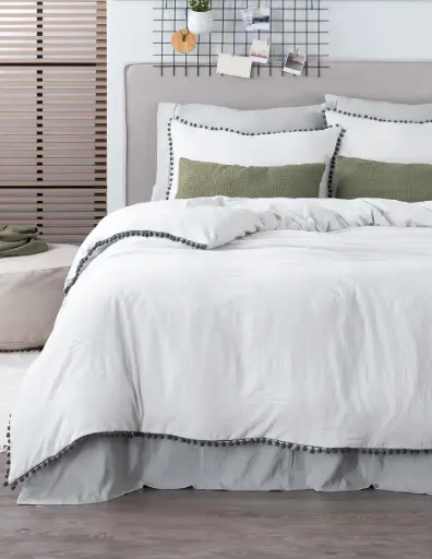 FUNDA DUVET POMPONES BLANCO (NEGRO)